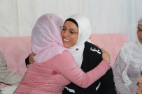 RAVZA KAVAKÇI KAN - Ravza Kavakçı Kan'dan Teröristlerin Katlettiği Fırat Sımpil'in Ailesine Ziyaret