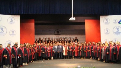 133 Akademisyen Yeni Unvanlarıyla Cübbe Giydi