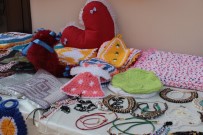 VİTRİN - Ahi Sokağı'nda Stant Açan Hatice Erdoğdu, 'Okuyamadım Ama Hayatıma Girişimci Olarak Devam Etmek İstiyorum'