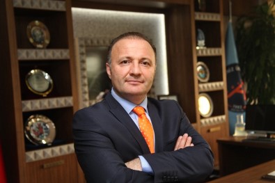 AÜ Yeni Eğitim Öğretime 74 Bin Öğrenci İle Başladı