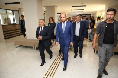 Bilal Erdoğan Melikgazi İletişim Merkezi'ni Gezdi