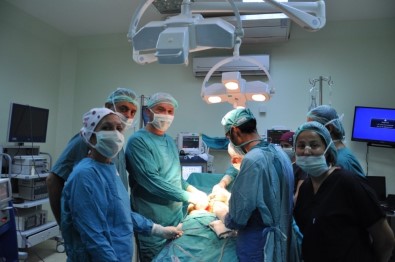 Devlet Hastanesi Ürolojide İlk Operasyonlara İmza Atıyor