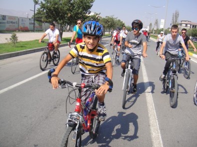 Erzincan'da 'Cemil Atalay Ekşisu Bisiklet Turu' Düzenlendi