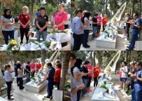 IŞIL ALBEN - G.Saraylı Oyuncular Özgecan'ın Kabrini Ziyaret Etti