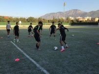 CENGIZ ERGÜN - Genç Yıldızlar Top Başı Yaptı