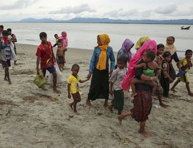 Hindistan Arakanlı müslümanlara deniz sınırını kapattı