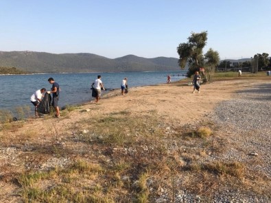 Milas'ta Kazıklı Sahili Temizlendi