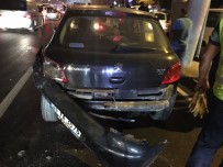 HASAN SARı - Otoyolda Üç Arabaya Çarptı, 'Bonzai İçtim' Diyerek Ağladı