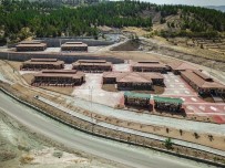 DOĞAL YAŞAM ALANI - Sokak Hayvanları Bakım Merkezi Ve Doğal Yaşam Alanında Sona Doğru