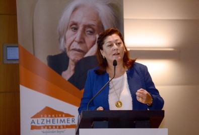 ''Türkiye'de Yaklaşık 600 Bin Alzheimer Hastası, Yaklaşık 1 Milyon Demans Hastası Var''