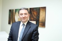 ROBOTİK CERRAHİ - Erkeklerde Prostat Hastalıkları Yaş İlerledikçe Artıyor