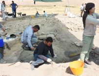 ARKEOLOJİK KAZI - Hasankeyf'te 11 bin 500 yıllık yerleşim yeri bulundu