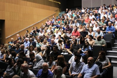 Kerem Görsev Bergamalıları Büyüledi