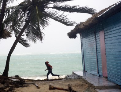 Maria Kasırgası Dominik Cumhuriyeti'ne ulaştı