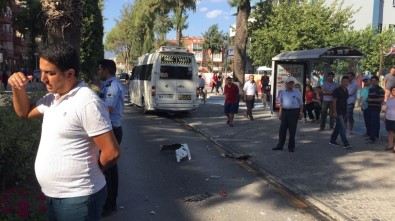 Milas'ta Öğrenci Servisi İle Otomobil Çarpıştı Açıklaması 1 Yaralı