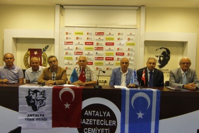 Antalya'da Türkmenlerden Referandum Tepkisi