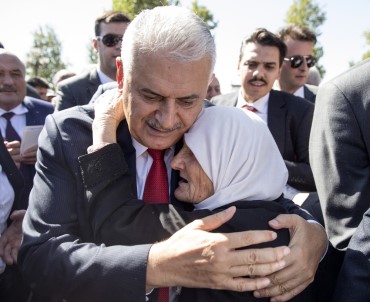 Başbakan Yıldırım Cuma Namazını Hacı Bayram Camii'nde Kıldı