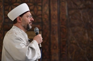 Diyanet İşleri Başkanı Erbaş, Hacı Bayram Camii'nde Sabah Namazı Kıldırdı