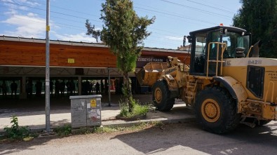 Edirne'de Ruhsatsız Kafe Yıkıldı