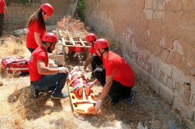 Elazığ UMKE'den Gerçeği Aratmayan Tatbikat