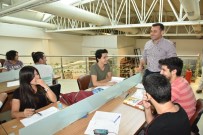 Kütüphane Öğrencilerini Bekliyor