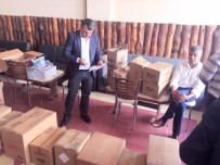 ÇAM SAKıZı - Sanatçı Mine Kuş, Sarıkamış'ta Öğrencilere Kırtasiye Yardımı Yaptı