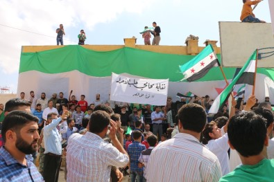Suriye'de Esad Karşıtı Protesto Gösterisi