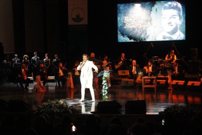 Zeki Müren Bursa'da Şarkılarıyla Anıldı