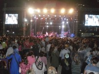 BATTAL İLGEZDI - Hadise Ve Mümin Sarıkaya 6. Kardeş Kültürler Festivali'nde Sahne Aldı