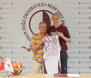 LOS ANGELES - Ann Wauters, Yakın Doğu Üniversitesi'ne İmzayı Attı