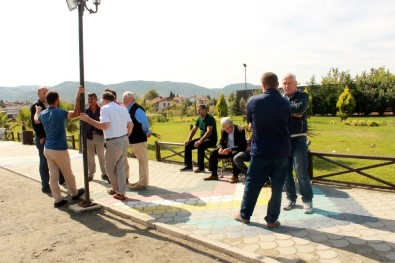 Yalova'da Alabora Olan Teknede Kaybolan Şahıs İçin Umutlu Bekleyiş Sürüyor