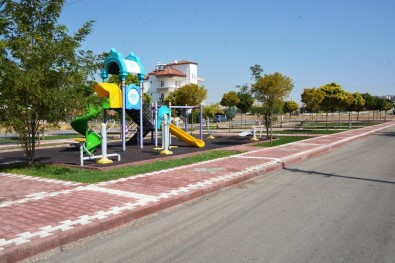 Aksaray'da Şehrin Dört Bir Yanına Modern Parklar Yapılıyor
