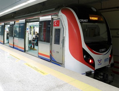 Metro ve Marmaray seferleri uzatıldı