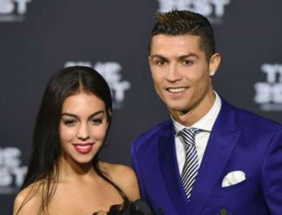 Ronaldo evleniyor