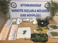 Zehir Tacirleri Uyuşturucu Parası İle Yakalandı