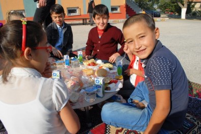 Burdur'da Çocuklara Kahvaltının Önemi Uygulamalı Anlatıldı
