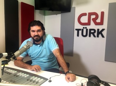 Rasim Ozan Kütahyalı radyo programına başladı