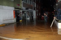 SARIYER BELEDİYESİ - Sarıyer'de Evler Sular Altında Kaldı Açıklaması Mahalleli İsyan Etti