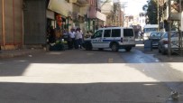 Sokak Ortasında İki Kardeşe Silahlı Saldırı Açıklaması 1 Ölü, 2 Yaralı
