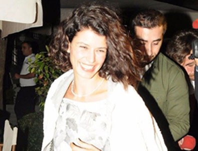 Beren Saat'ten hayranlarını üzecek açıklama