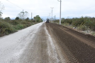 Düzce'de Yol Genişletme Çalışmaları Sürüyor