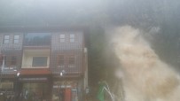Rize'de Sel Açıklaması 1 Ölü, 1 Yaralı