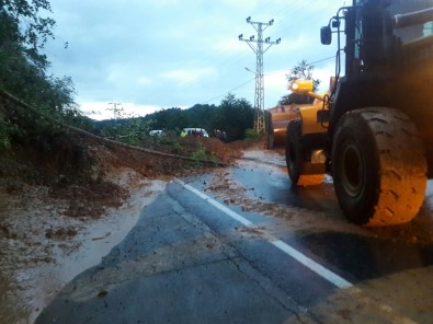 Rize'de yağış heyelanlara neden oldu
