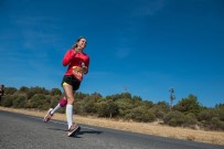 PAMELA SPENCE - Turkcell Gelibolu Maratonu'nda Koşacaklara Fizy Desteği