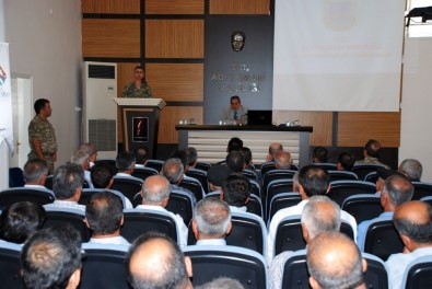 Vali Kalkancı, Köy Muhtarlarıyla Bir Araya Geldi