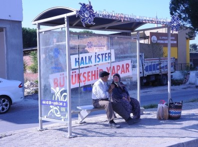 Büyükşehir Tüm İlçelerdeki Durakları Yeniliyor