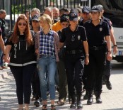 MAKYAJ MALZEMESİ - Evleri Uyuşturucu Merkezi Yapan Kadınlar Tutuklandı