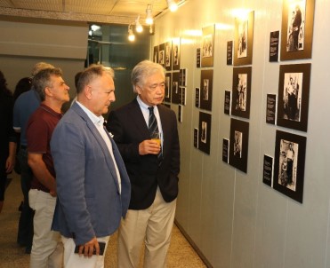 Frida Kahlo'nun fotoğrafları ziyarete açıldı
