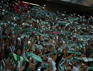 Konyaspor taraftarından İzmir Marşı