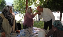 PAMUKÖREN - Başkan Ertürk, Bayramda Yaşlılar Ve Şehit Ailesini Unutmadı